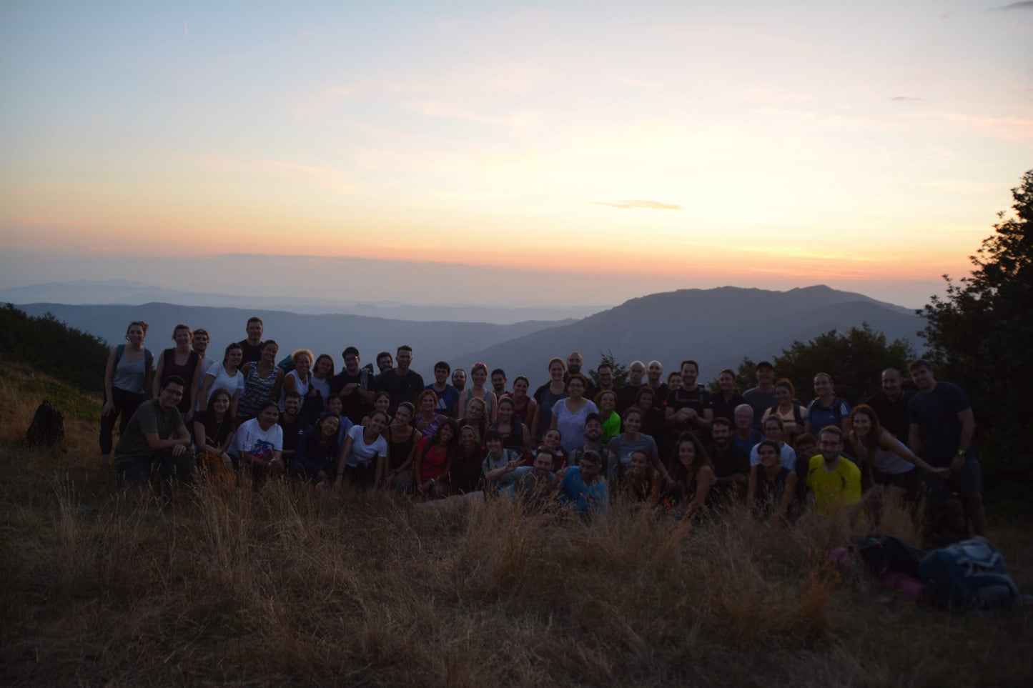 🔥6 plazas 🌙 Noche fugaz en Pirineos 🏔️ Entre montañas, lagos y estrellas ⭐️ Intermedio-Avanzado 14km💪 ➸ 📅 Sábado, 28.09.24 - Domingo, 29.09.24