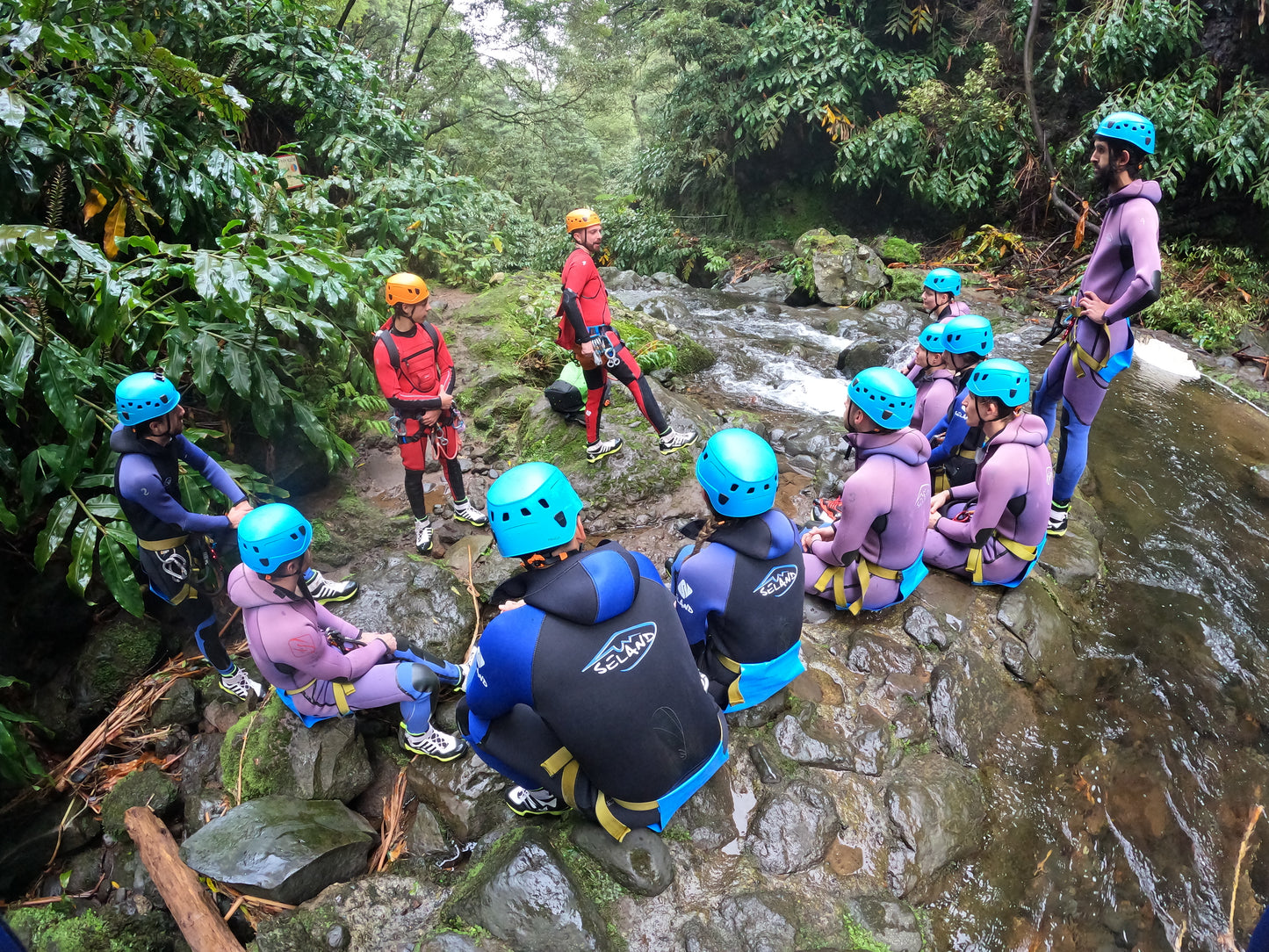 🌴 SEMANA SANTA Azores: Isla del Atlántico, entre lagos y volcanes  🌋 ➸ 📅 Lunes, 14.04.25 - Domingo, 20.04.25 💰799€-999€